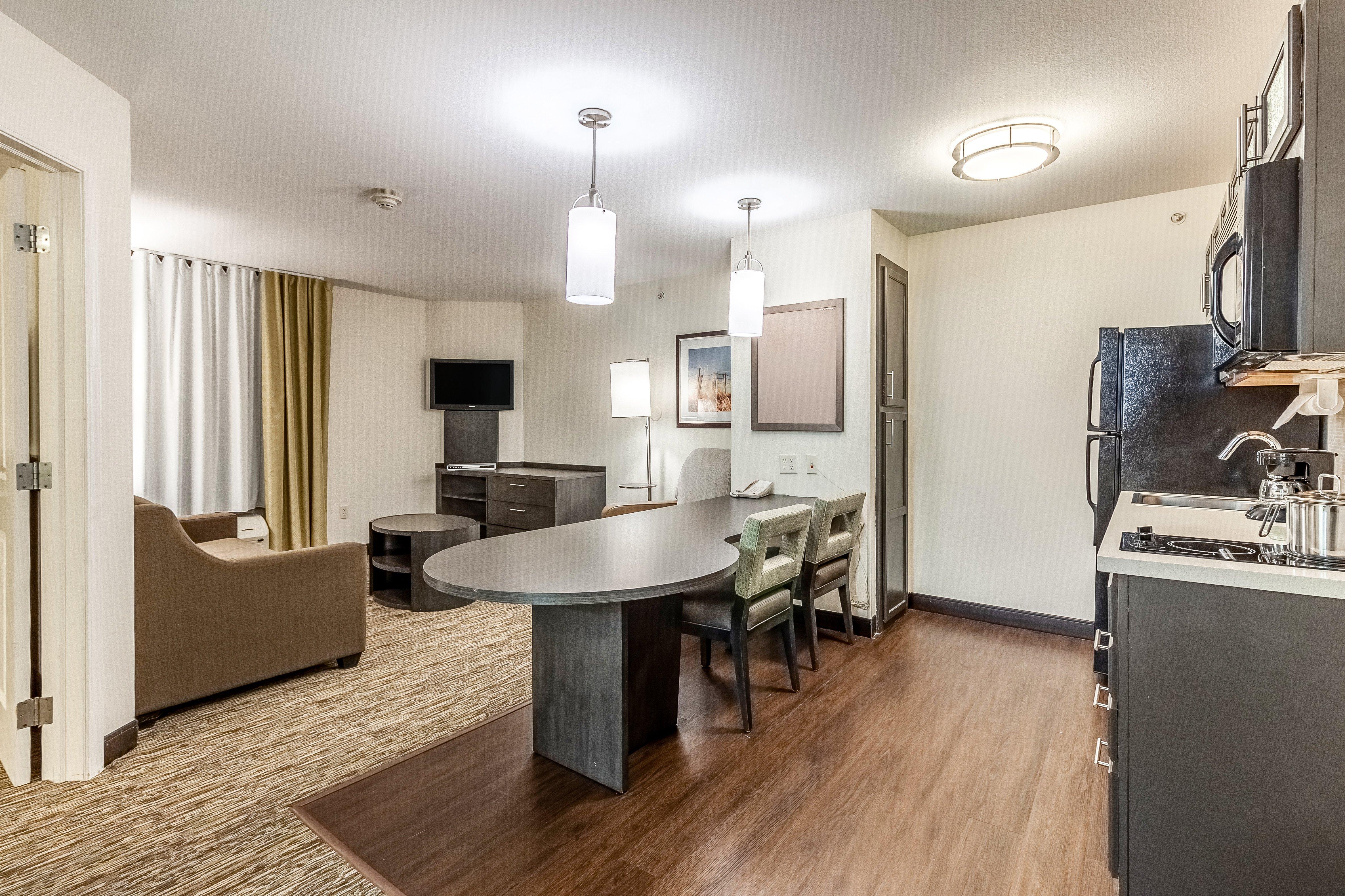 Candlewood Suites Lincoln By Ihg Экстерьер фото