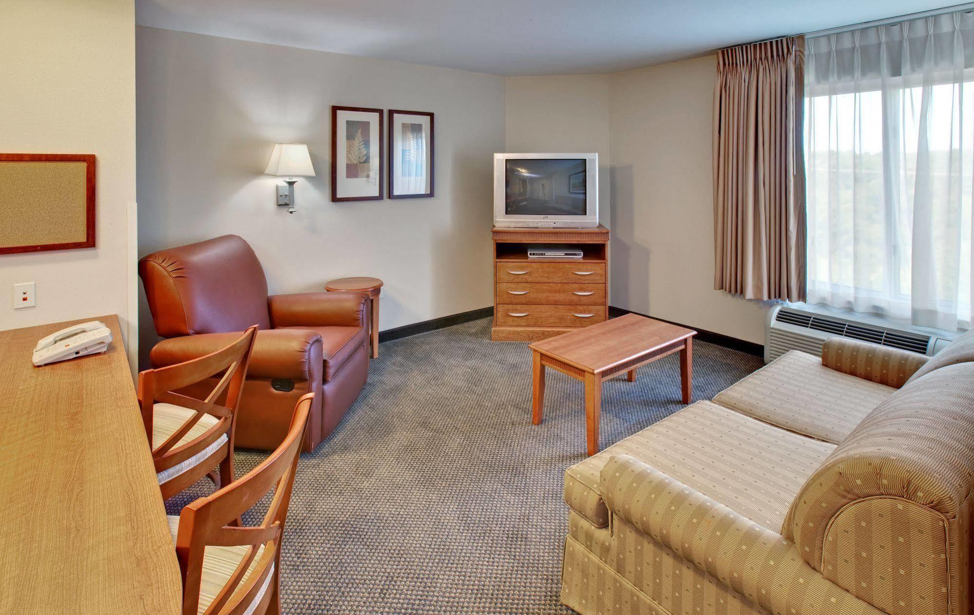 Candlewood Suites Lincoln By Ihg Экстерьер фото
