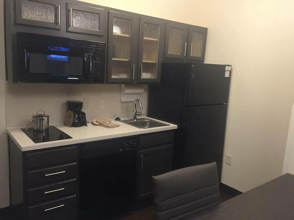Candlewood Suites Lincoln By Ihg Экстерьер фото