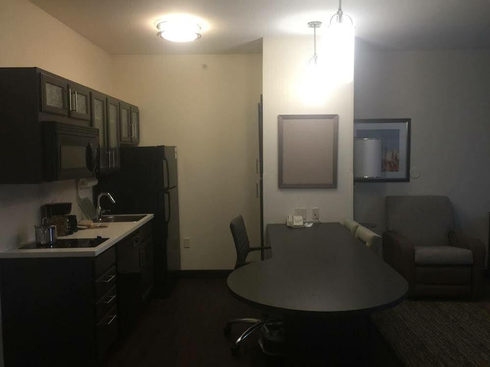 Candlewood Suites Lincoln By Ihg Экстерьер фото