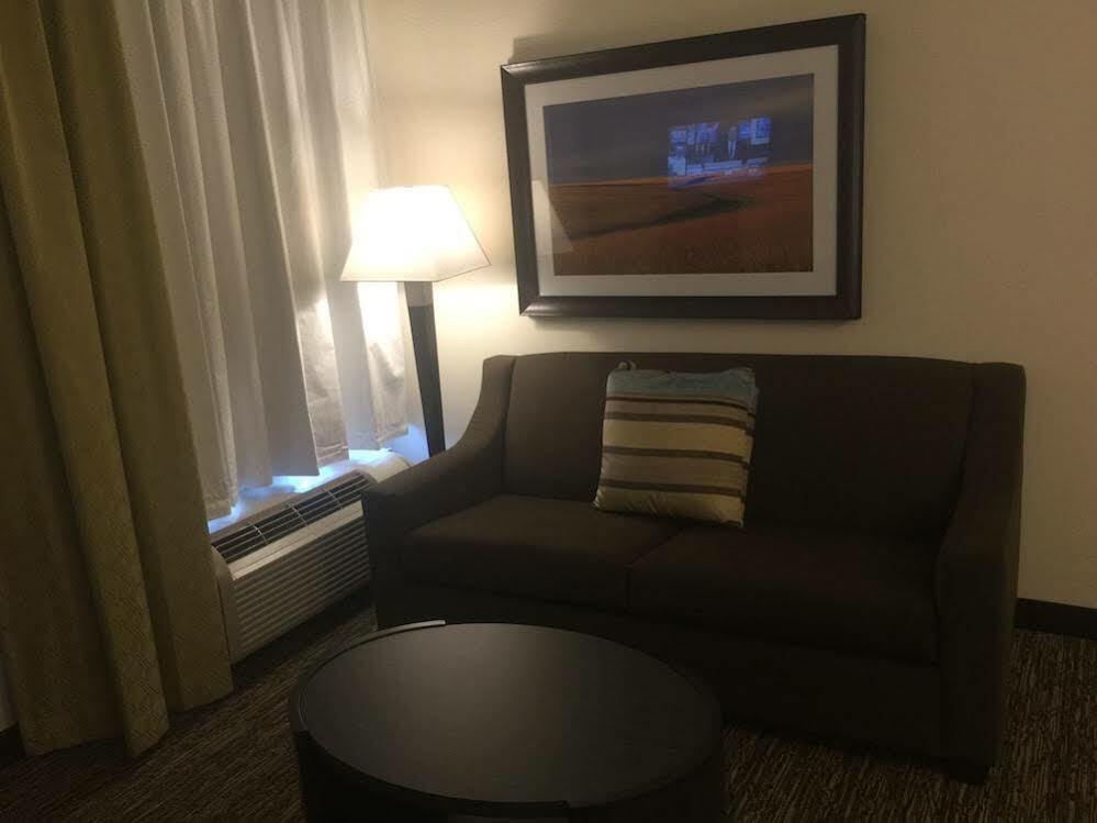 Candlewood Suites Lincoln By Ihg Экстерьер фото